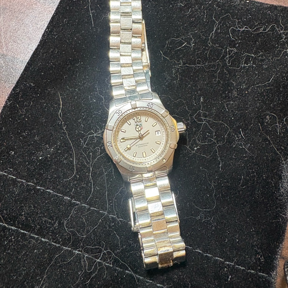 Tag Heuer WK131 Professional
2000 Classic Swiss Quartz Ladies Date
Watch - Picture 4 of 9